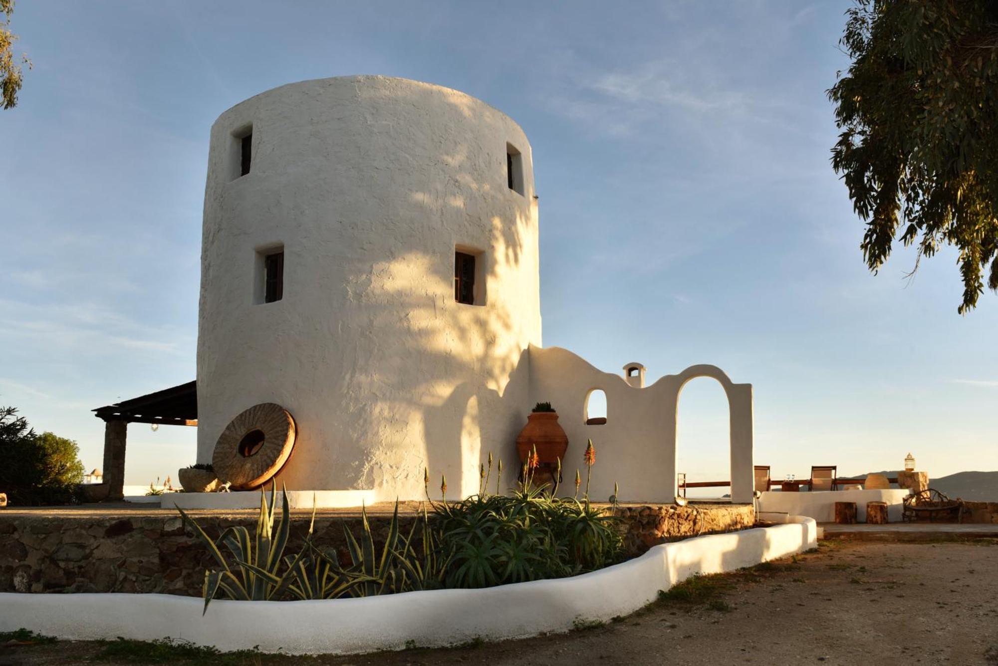 Anastasia'S Windmill And Anastasia'S Studio Plaka (Milos) Exterior foto